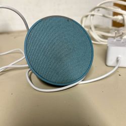 It’s An Alexa Alexa echo and it’s brand new. I have a new date can you guys please buy? I need the money for it.