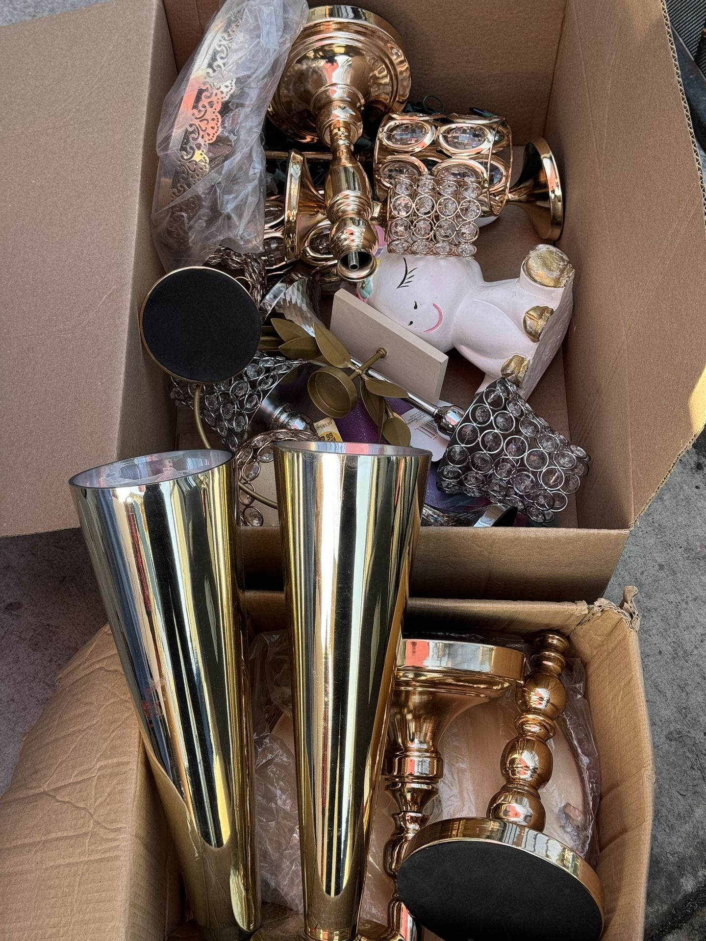 Yard Sale!!! MAY 25!!!!! EVERYTHING MUST GO! Decorations Being Sold