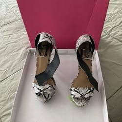 Snake Skin Shoe Dazzle 7.5