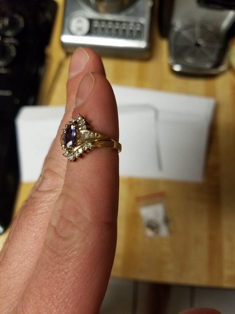 Tanzanite and diamond gold ring