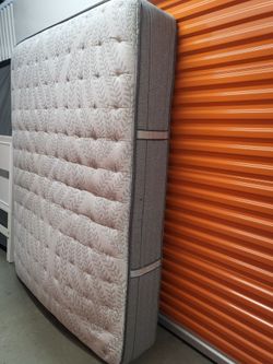 Beautiful Queen Size Mattress