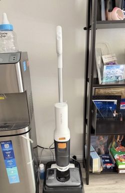 Roborock Wet Dry Vacuum with Charging Dock