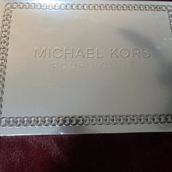 Michael Kors , Versace, Guess