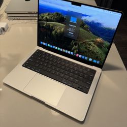 Apple 14” MacBook Pro M2 Pro Chip 12-core CPU 19-core GPU 32GB Ram 512SSD. New!