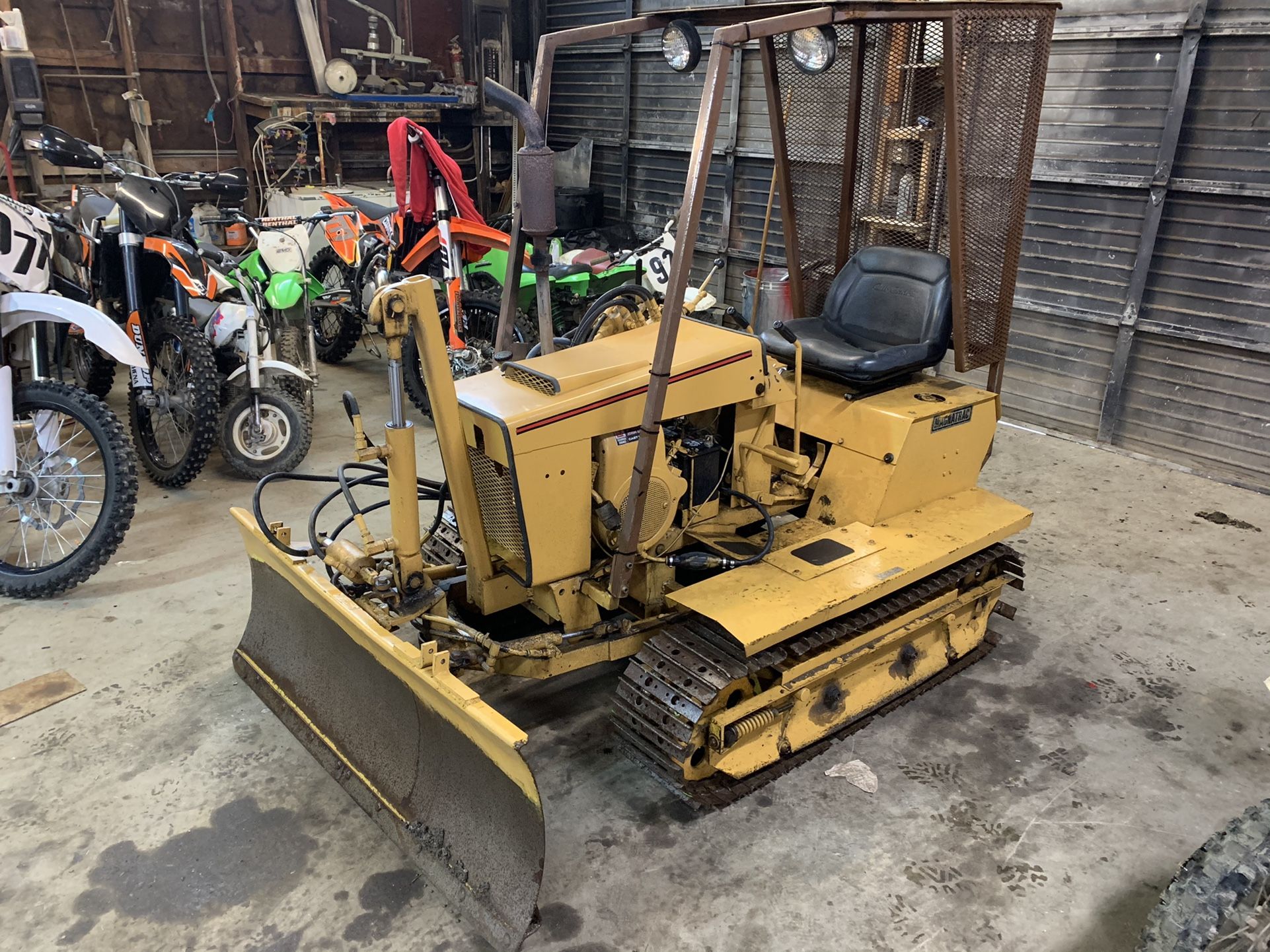 Magnatrac MT2000 Mini Bulldozer for Sale in Bellingham, WA OfferUp