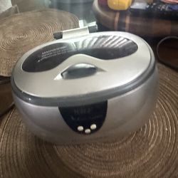 Ultrasonic jewelry cleaner