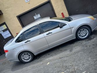 2011 Ford focus sport