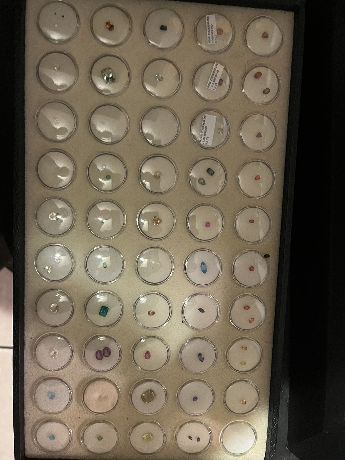 4 Packages COLLECTION OF LOOSE GEMSTONES IN DISPLAY CASES