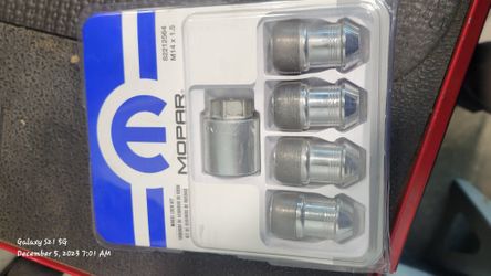 Mopar Wheel Locks