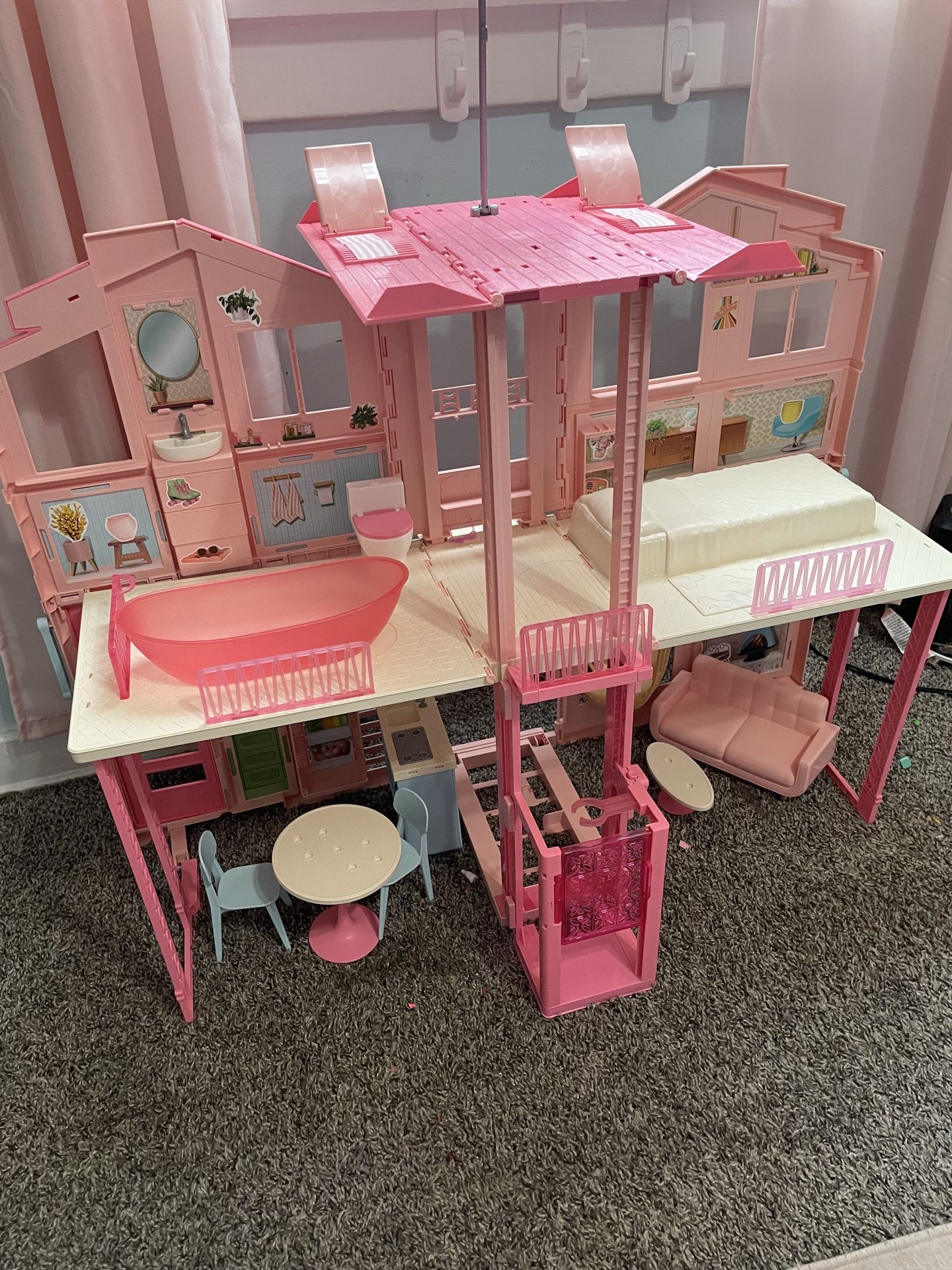 Magnolias barbie house