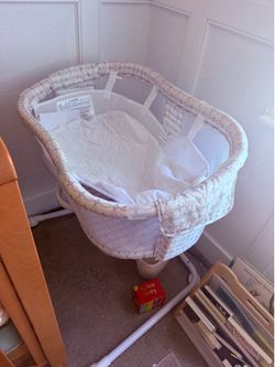 Halo glide bassinet