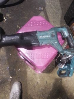 Makita saw saw