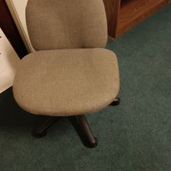 Office Chair Grey Cloth. Swivels. 