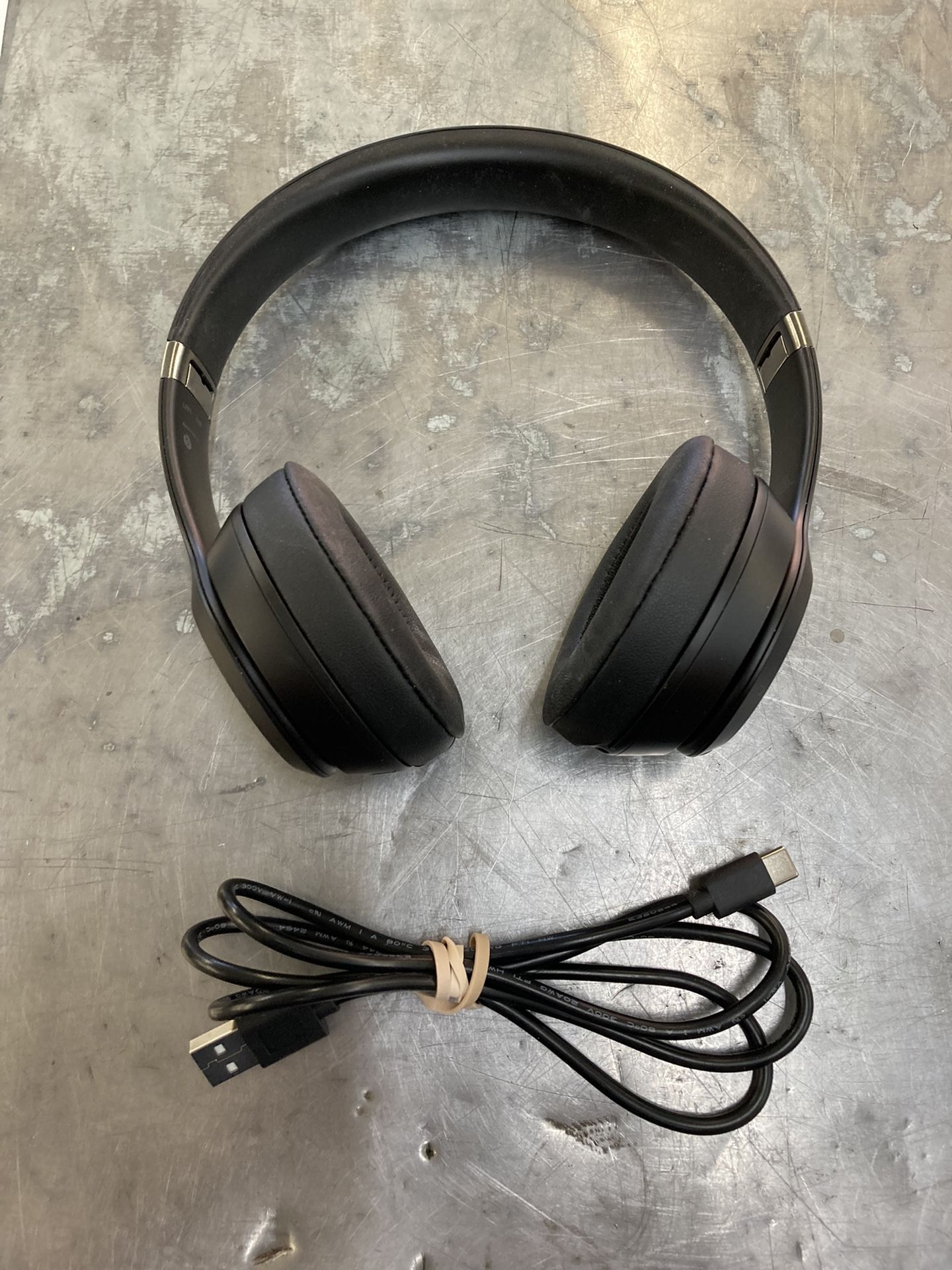 Beats Solo 4 Wireless Headphones On-Ear