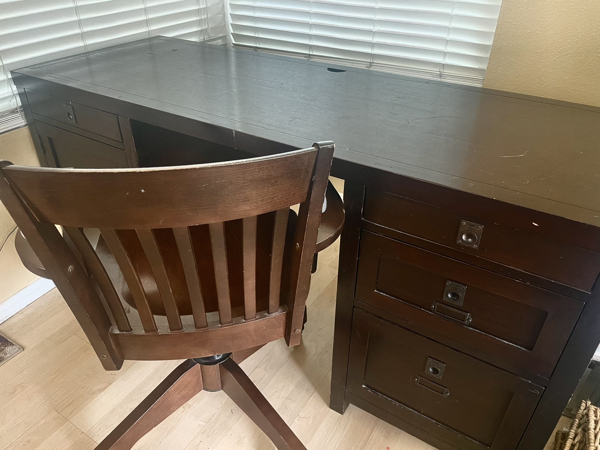 POTTERY BARN Desk & Chair SET