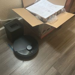 Roborock Self Emptying Vac/mop Combo With Mapping Ability