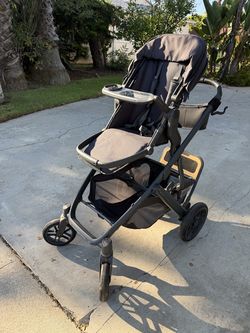 UPPAbaby VISTA V2 Stroller -  Jake (Charcoal)