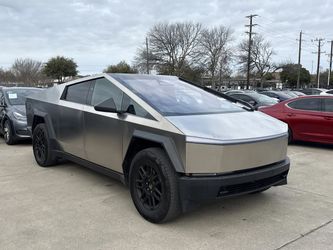 2025 Tesla Cybertruck