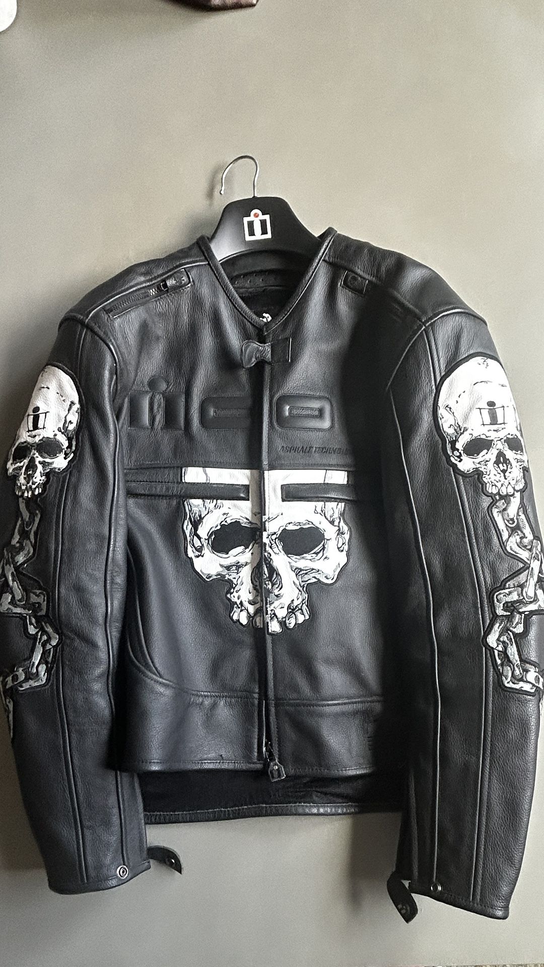 ICON Leather Motorcycle Jacket Skull Padded Coat Black Adult L