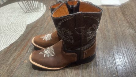 Cowboy boots darn brown