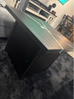 Beautiful fire pit please read description and look at pictures