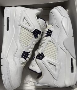 Jordan 4 Metalic Purple  10.5