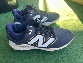 New Balance Men’s baseball cleats men’s size 10