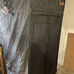 Gorilla Grow Tent 