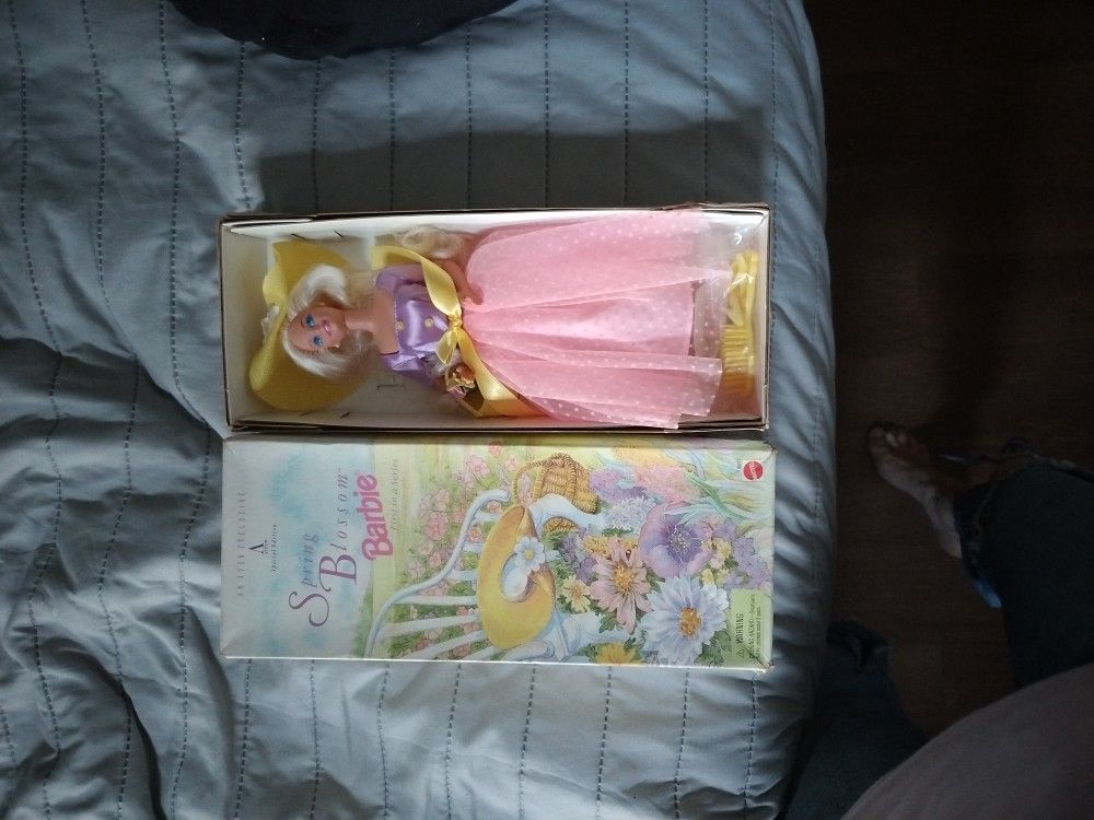 BARBIE. SPRING BLOSSOM
