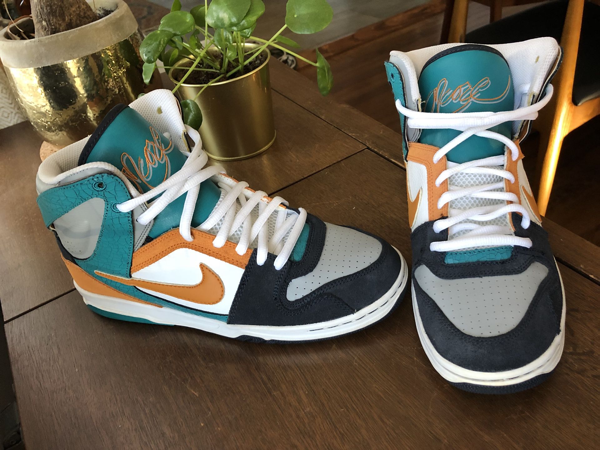 Kelder thermometer solidariteit Nike SB 6.0 Oncore High 354704-081 Men's size 8 1/2 (Miami Dolphins scheme)  for Sale in Jacksonville, FL - OfferUp