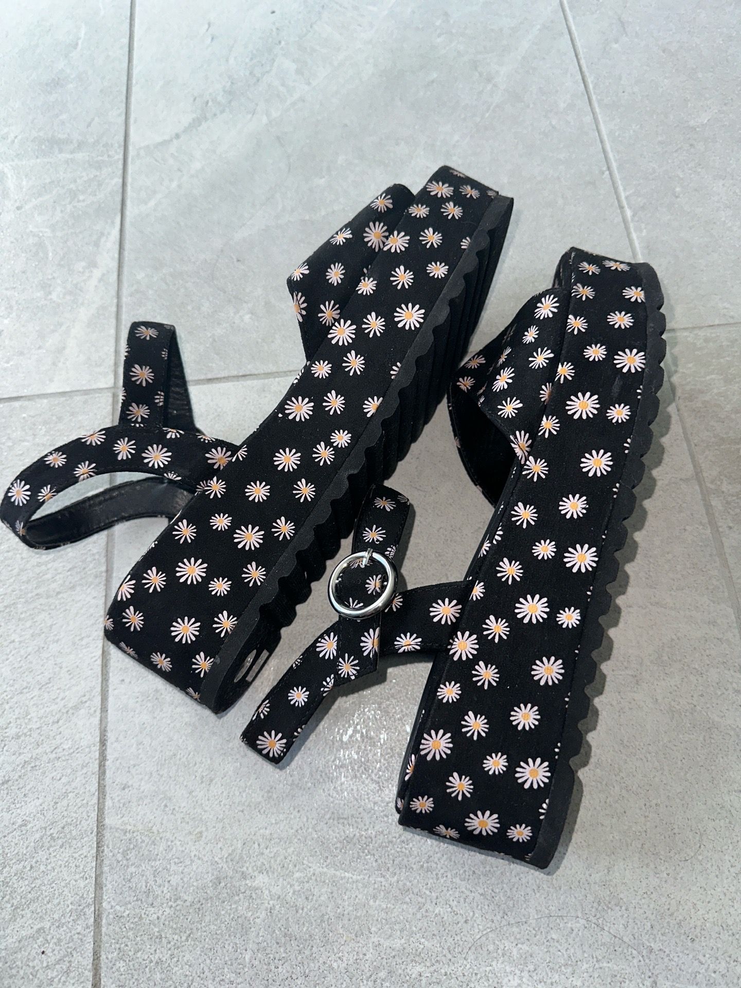 Platform sandals