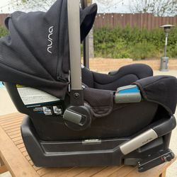 Nuna Pipa Car Seat And Base 