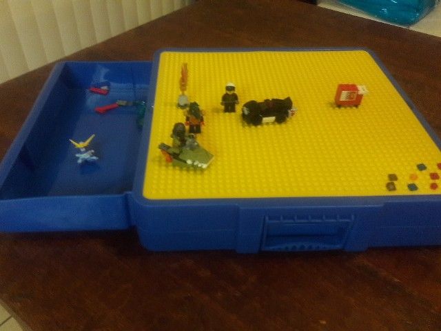 Lego work surface/storage case