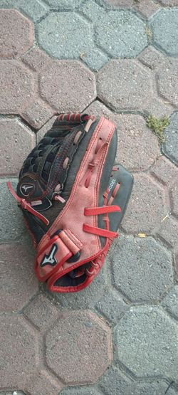Mizuno Baseball Glove