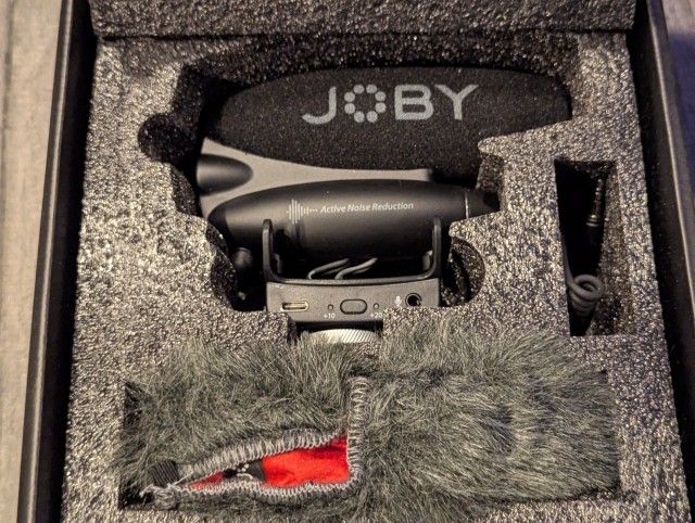 JOBY Wavo PRO On-Camera Shotgun Microphone - NEW