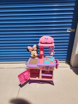Minnie Mouse Kitchen 