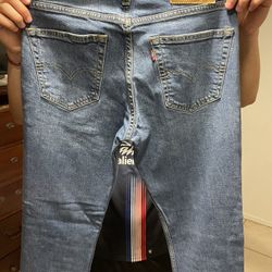 Levi jeans , W31 L32 