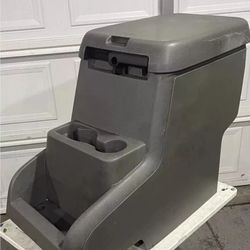 Nissan nv 1500 , 2020 center console
