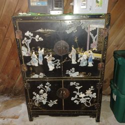 CHINA CABINET 