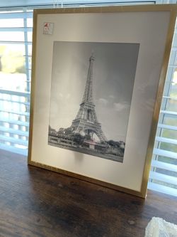Perfect Your Space: 16x20 Gold Frame