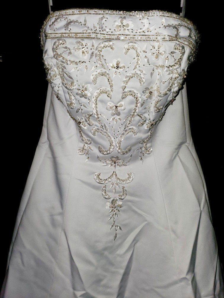 Wedding Dress NEW with Tags $400