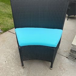 Set of 6 patio chairs with blue cushions