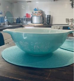 Vintage PYREX mixing bowl