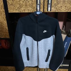 Nike Tech Grey Black Size L