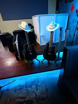 Grupo Sierreño con tuba 2 estilos  por el mismo precio acordeon guitarra y tuba y 2 guitarras y la tuba