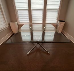 Incredible glass table with metal legs (dining table)