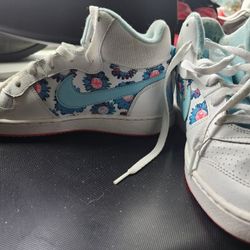 Girls Nike Size 7y