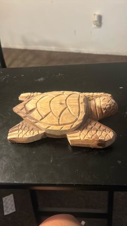 9 inch long by 5 inches wide Vintage Hand Carved Turtle