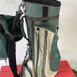 ** Mizuno Golf Bag w/rain Hood **