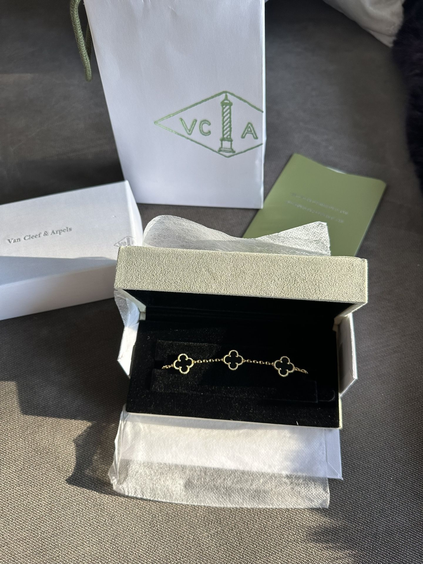 Gold & Onyx Bracelet 5 Clover Motif